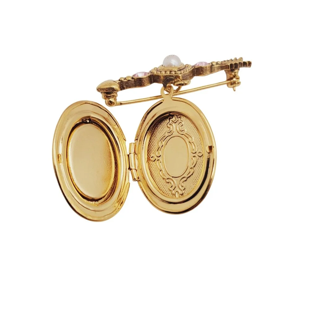 Avon Photo Locket Brooch Gold Tone Cupid Heart Arrow Pink Rhinestone Vintage Pin
